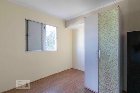 Quarto 2 de apartamento para alugar com 2 quartos, 55m² em Vila Antonieta, São Paulo