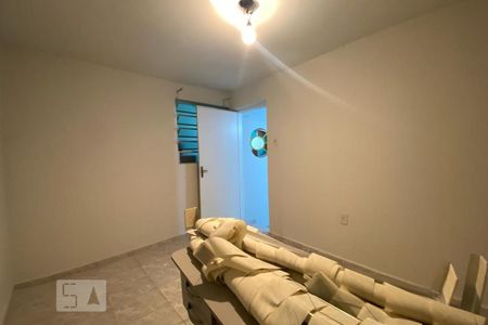 Quarto 1 de casa para alugar com 2 quartos, 70m² em Jardim Monte Alegre, Taboão da Serra