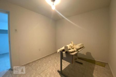 Quarto 1 de casa para alugar com 2 quartos, 70m² em Jardim Monte Alegre, Taboão da Serra
