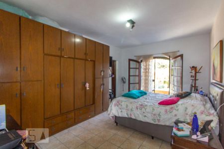 Casa à venda com 143m², 2 quartos e 2 vagasQuarto 2 - Suíte