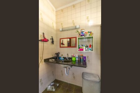 Casa à venda com 143m², 2 quartos e 2 vagasBanheiro Social