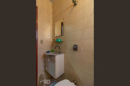 Casa à venda com 143m², 2 quartos e 2 vagasEdícula/Banheiro 