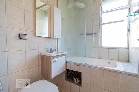 Apartamento à venda com 103m², 3 quartos e 1 vaga Apartamento à venda com 103m², 3 quartos e 1 vagaBanheiro da Suíte