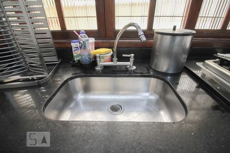 Casa à venda com 194m², 3 quartos e 3 vagasCozinha