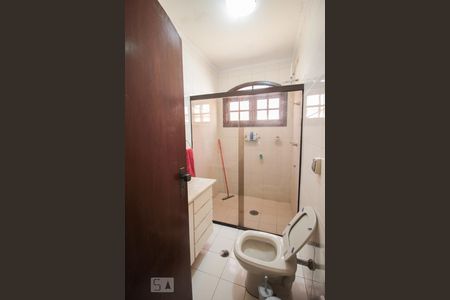 Casa à venda com 194m², 3 quartos e 3 vagasBanheiro da Suíte