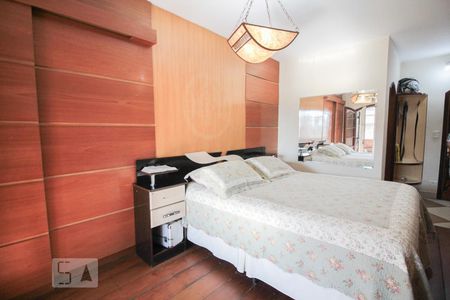 Casa à venda com 194m², 3 quartos e 3 vagasSuíte
