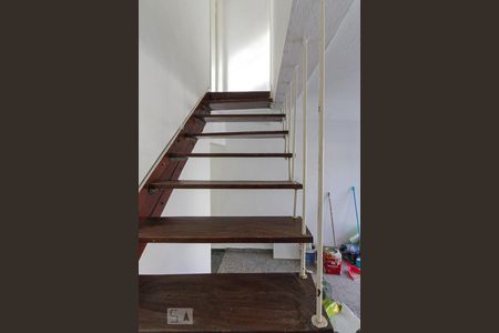escada de casa para alugar com 2 quartos, 80m² em Vila Prudente, São Paulo