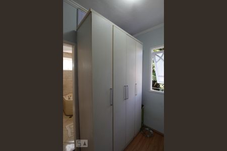 Casa à venda com 302m², 4 quartos e 2 vagas Casa à venda com 302m², 4 quartos e 2 vagasCloset da Suíte 1