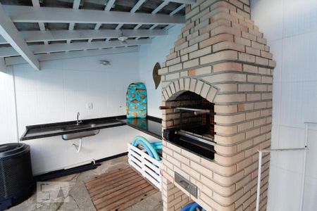 Casa à venda com 302m², 4 quartos e 2 vagas Casa à venda com 302m², 4 quartos e 2 vagasChurrasqueira