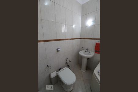 Casa à venda com 302m², 4 quartos e 2 vagas Casa à venda com 302m², 4 quartos e 2 vagasBanheiro da Suíte 1