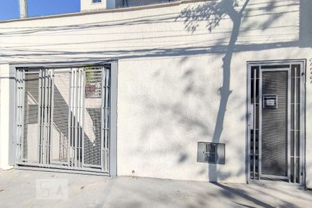 Fachada de casa para alugar com 1 quarto, 38m² em Parque Jabaquara, São Paulo