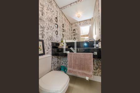 Casa de condomínio à venda com 230m², 4 quartos e 3 vagasBanheiro