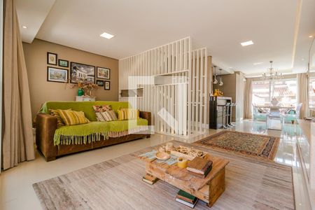 Casa de condomínio à venda com 230m², 4 quartos e 3 vagasSala