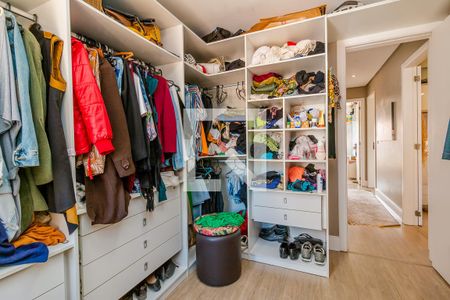 Casa de condomínio à venda com 230m², 4 quartos e 3 vagasQuarto 4