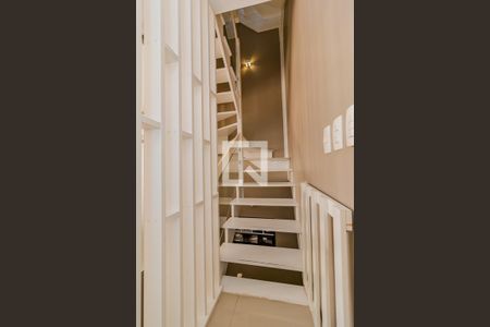 Casa de condomínio à venda com 230m², 4 quartos e 3 vagasCorredor