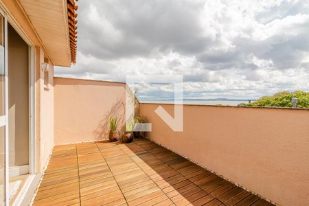 Casa de condomínio à venda com 230m², 4 quartos e 3 vagasVaranda