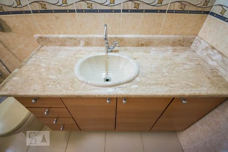 Apartamento à venda com 85m², 2 quartos e 2 vagas Apartamento à venda com 85m², 2 quartos e 2 vagasBanheiro