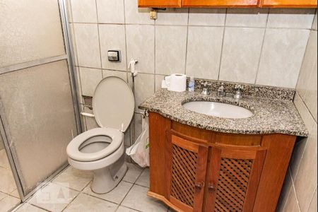 Casa de condomínio à venda com 400m², 7 quartos e 2 vagas Casa de condomínio à venda com 400m², 7 quartos e 2 vagasCasa frente/banheiro