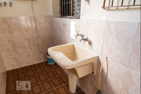 Casa de condomínio à venda com 400m², 7 quartos e 2 vagas Casa de condomínio à venda com 400m², 7 quartos e 2 vagasCasa frente/Área de serviço