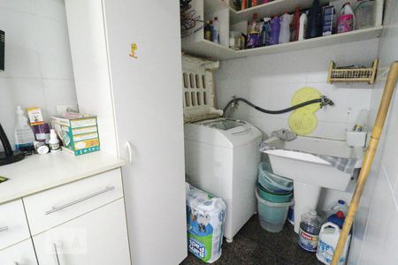 Casa à venda com 250m², 3 quartos e 3 vagasÁrea de Serviço