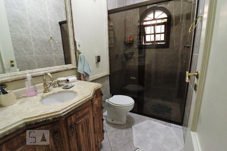 Casa à venda com 250m², 3 quartos e 3 vagasBanheiro 3