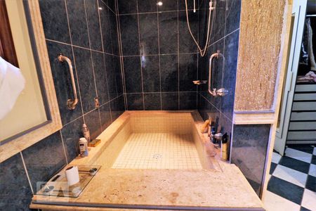 Casa à venda com 250m², 3 quartos e 3 vagasBanheiro 1