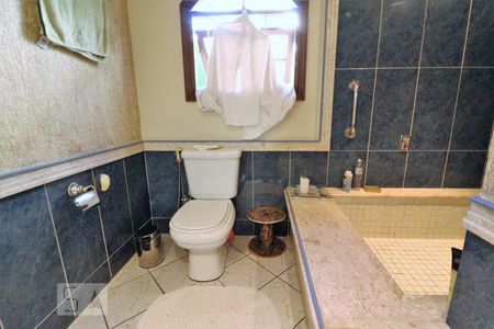 Casa à venda com 250m², 3 quartos e 3 vagasBanheiro 1