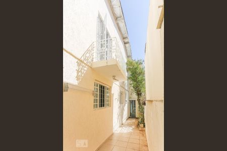 Casa para alugar com 110m², 2 quartos e 1 vagaCorredor Lateral