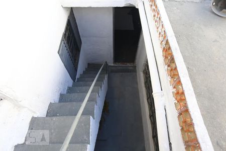 Casa à venda com 150m², 3 quartos e 1 vagaEscadas de acesso