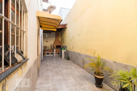 Casa para alugar com 385m², 3 quartos e 5 vagasCorredor lateral externo