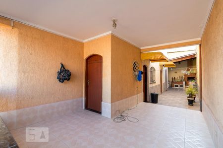 Casa para alugar com 385m², 3 quartos e 5 vagasTerraço - entrada da casa