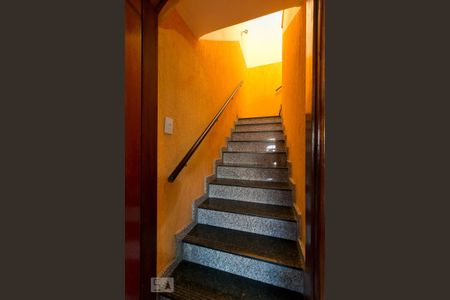 Escadas de casa à venda com 3 quartos, 385m² em Vila Endres, Guarulhos