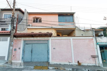 Casa para alugar com 385m², 3 quartos e 5 vagasFachada da casa