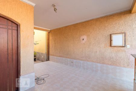 Casa para alugar com 385m², 3 quartos e 5 vagasTerraço - entrada da casa