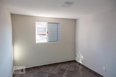 Quarto 2 de casa para alugar com 2 quartos, 60m² em Vila Mazzei, São Paulo