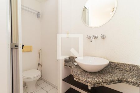 Banheiro de kitnet/studio para alugar com 1 quarto, 29m² em Consolação, São Paulo