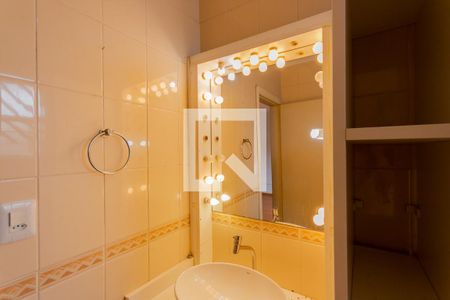 Casa à venda com 180m², 3 quartos e 2 vagas Casa à venda com 180m², 3 quartos e 2 vagasEspelho