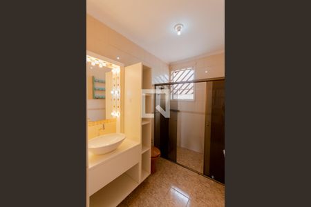 Casa à venda com 180m², 3 quartos e 2 vagas Casa à venda com 180m², 3 quartos e 2 vagasBanheiro da Suíte