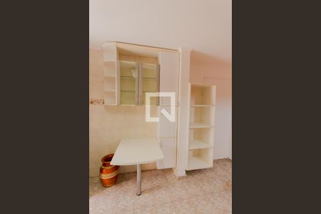 Casa à venda com 180m², 3 quartos e 2 vagas Casa à venda com 180m², 3 quartos e 2 vagasArmário