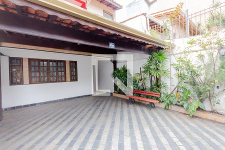 Casa à venda com 180m², 3 quartos e 2 vagas Casa à venda com 180m², 3 quartos e 2 vagasGaragem