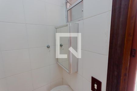 Casa à venda com 180m², 3 quartos e 2 vagas Casa à venda com 180m², 3 quartos e 2 vagasEspelho