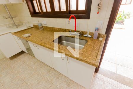 Casa à venda com 180m², 3 quartos e 2 vagas Casa à venda com 180m², 3 quartos e 2 vagasPia