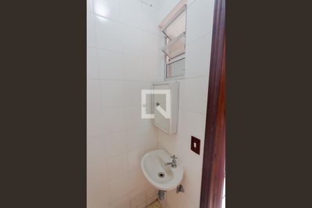 Casa à venda com 180m², 3 quartos e 2 vagas Casa à venda com 180m², 3 quartos e 2 vagasBanheiro de Serviço