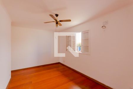 Casa à venda com 180m², 3 quartos e 2 vagas Casa à venda com 180m², 3 quartos e 2 vagasQuarto 3