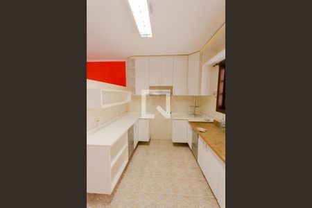 Casa à venda com 180m², 3 quartos e 2 vagas Casa à venda com 180m², 3 quartos e 2 vagasArmário