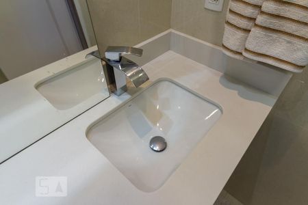 Apartamento à venda com 230m², 3 quartos e 5 vagas Apartamento à venda com 230m², 3 quartos e 5 vagasBanheiro da Suíte 2