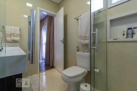 Apartamento à venda com 230m², 3 quartos e 5 vagas Apartamento à venda com 230m², 3 quartos e 5 vagasBanheiro da Suíte 2