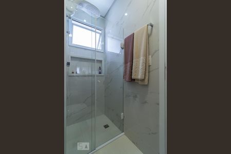 Apartamento à venda com 230m², 3 quartos e 5 vagas Apartamento à venda com 230m², 3 quartos e 5 vagasBanheiro da Suíte 3