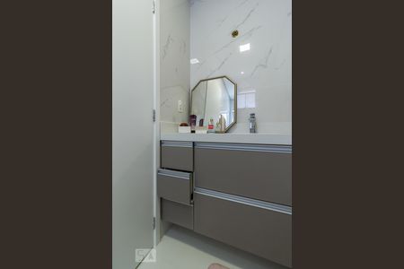 Apartamento à venda com 230m², 3 quartos e 5 vagas Apartamento à venda com 230m², 3 quartos e 5 vagasBanheiro da Suíte 3