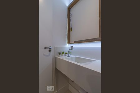 Apartamento à venda com 230m², 3 quartos e 5 vagas Apartamento à venda com 230m², 3 quartos e 5 vagasLavabo